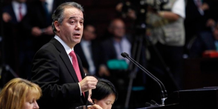 MÉXICO, D.F., 06JUNIO2014.- El senador Raúl Cervantes, durante la bienvenida e inauguración del World Summit of Legislators que se celebra este fin de semana en la Cámara de Diputados.
FOTO: RODOLFO ANGULO /CUARTOSCURO.COM