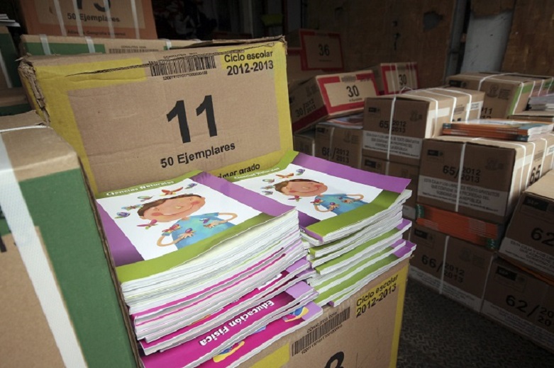 PUEBLA, PUEBLA.,17JULIO2012.- Aproximadamente 12 millones de libros de texto gratuito partieron el día de hoy rumbo a las escuelas públicas del estado de Puebla.
FOTO: HILDA RÍOS /CUARTOSCURO.COM