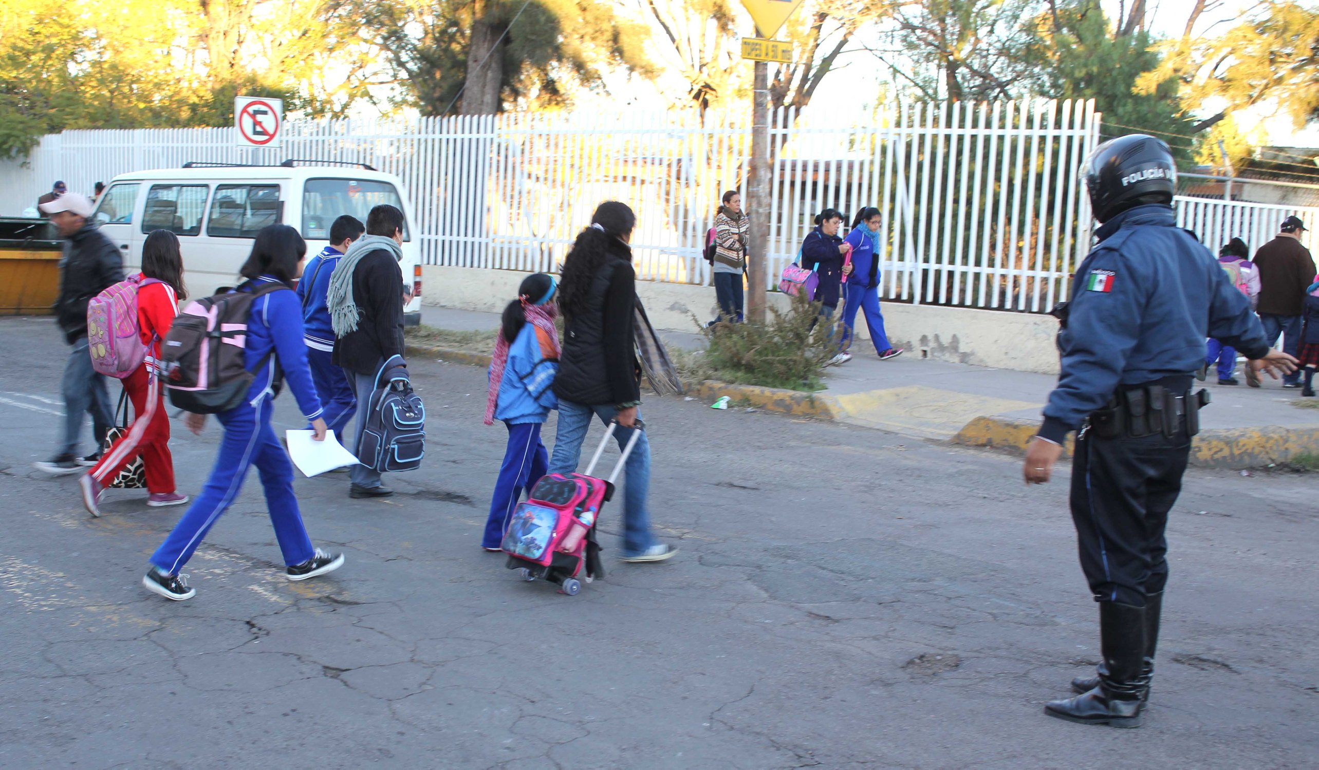 70820155. Aguascalientes, 20 Ago. 2017 (Notimex-Especial).- La Dirección de Tránsito y Vialidad municipal pondrá en marcha un dispositivo de seguridad y vialidad por el inicio de clases, luego de las vacaciones de verano.
NOTIMEX/FOTO/ESPECIAL/COR/CLJ