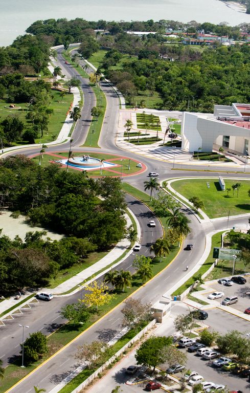 Boulevard bahía en Chetumal.